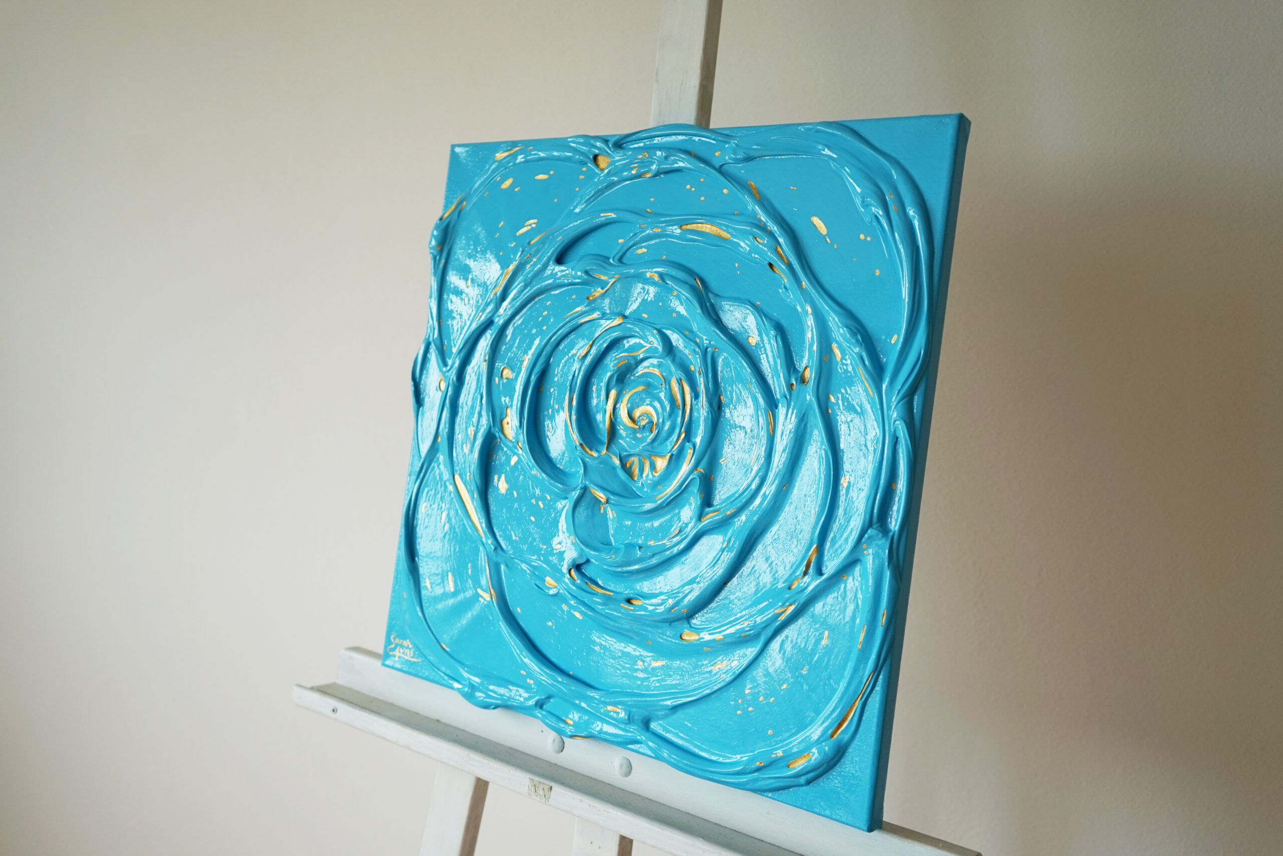 Little Blue Rose with a Touch of Gold III. (3l25), in the studio 2